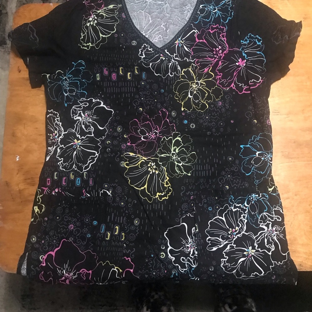 Scrip Tops Size M Bundle - Picture 6 of 9